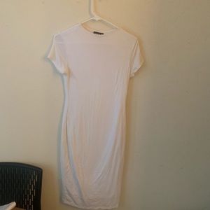 White dress. Size M. Very cute. Good condition